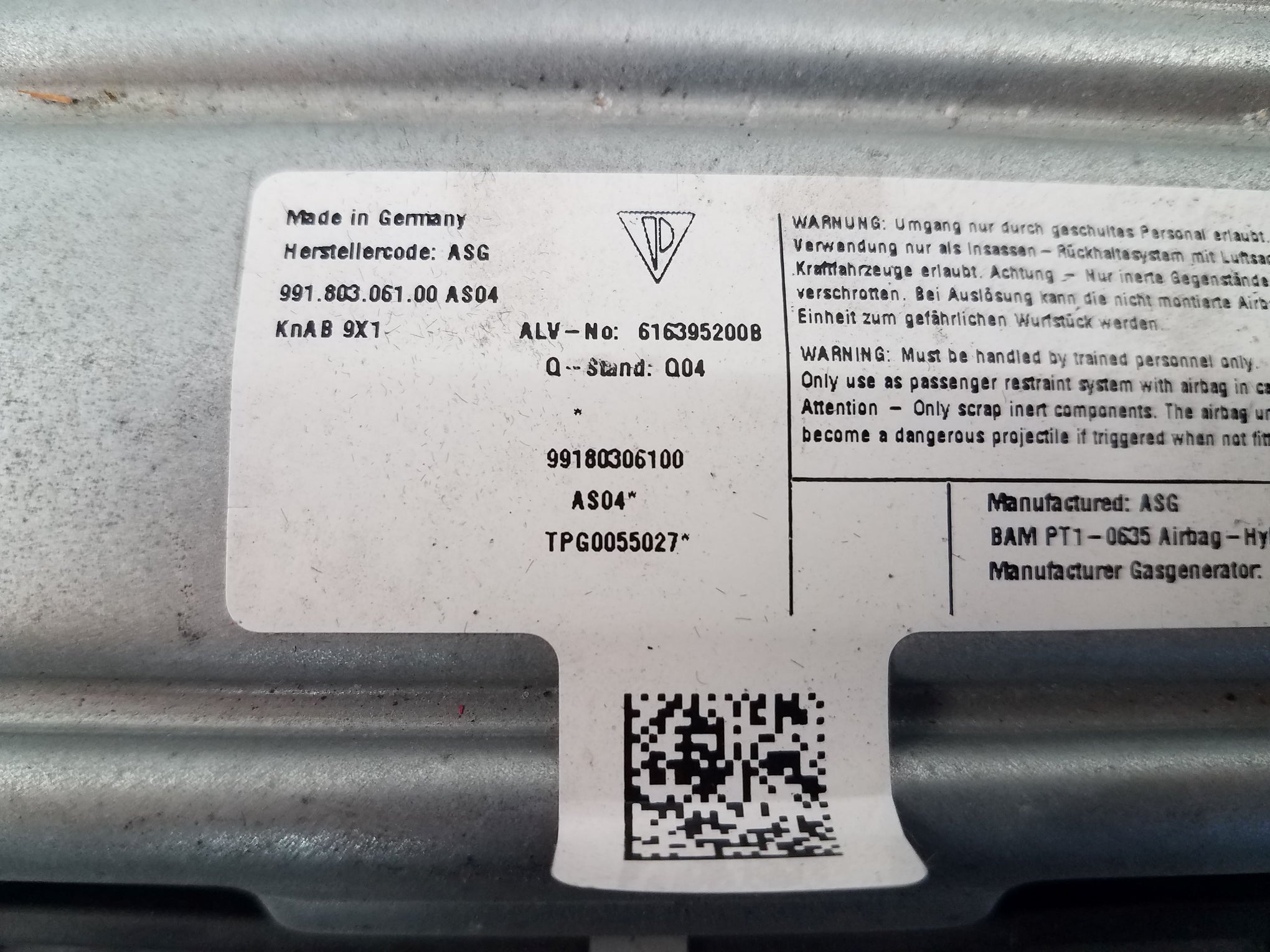 2016 Porsche 981 Cayman GT4 Knee Airbag #1 #1352 V9
