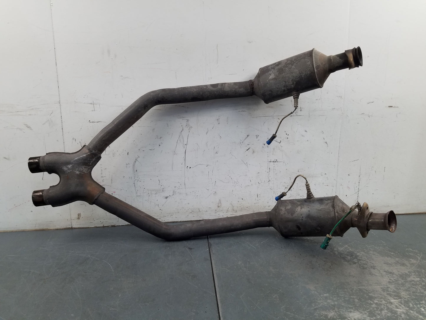 2010 Ford Mustang Shelby GT500 OEM Downpipes CATs X Pipe - Damage #8862 G2